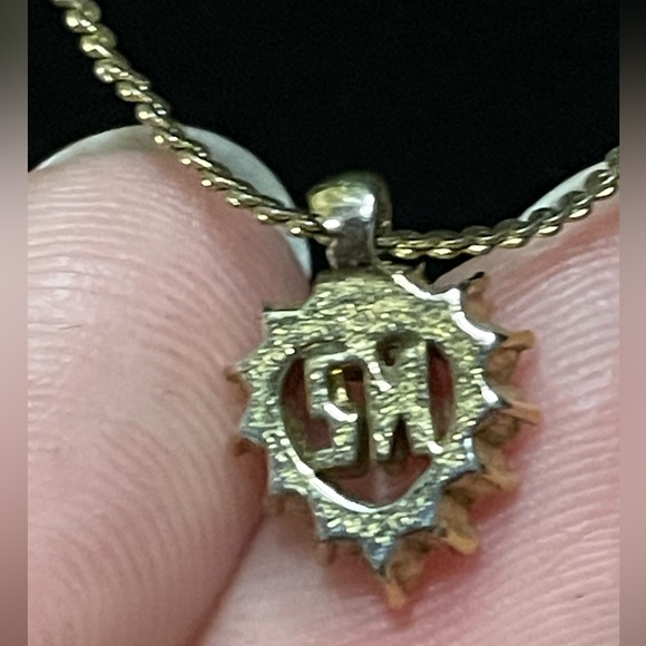 🔥2 Vintage Nina Ricci Necklaces in Great Used Condition - Picture 6 of 13